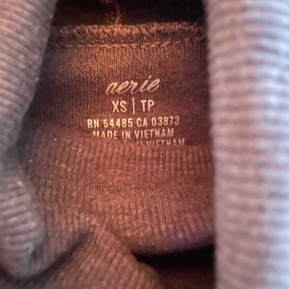 Aerie Turtle neck gray top - Picture 3 of 3